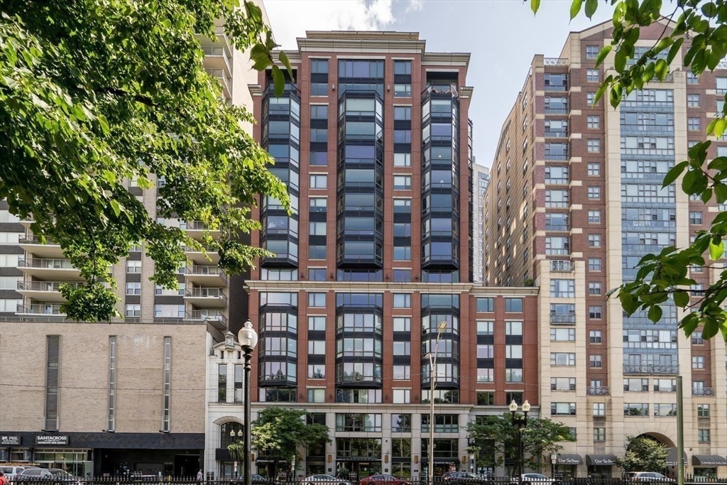 165 Tremont St # 902
