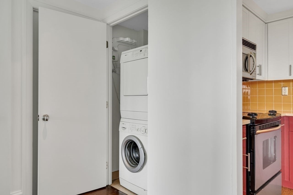 165 Tremont St # 902