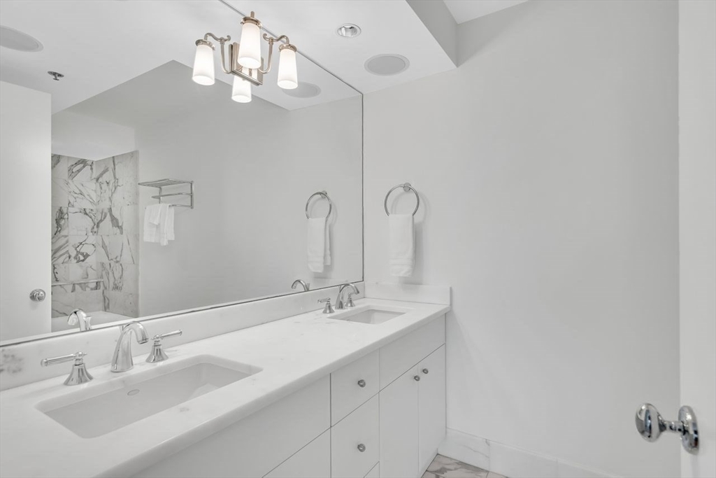 165 Tremont St # 902