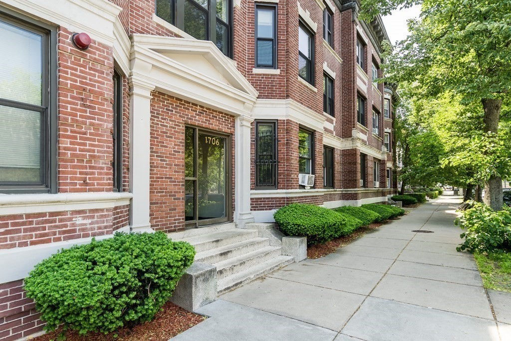 1706 Commonwealth Ave # 21