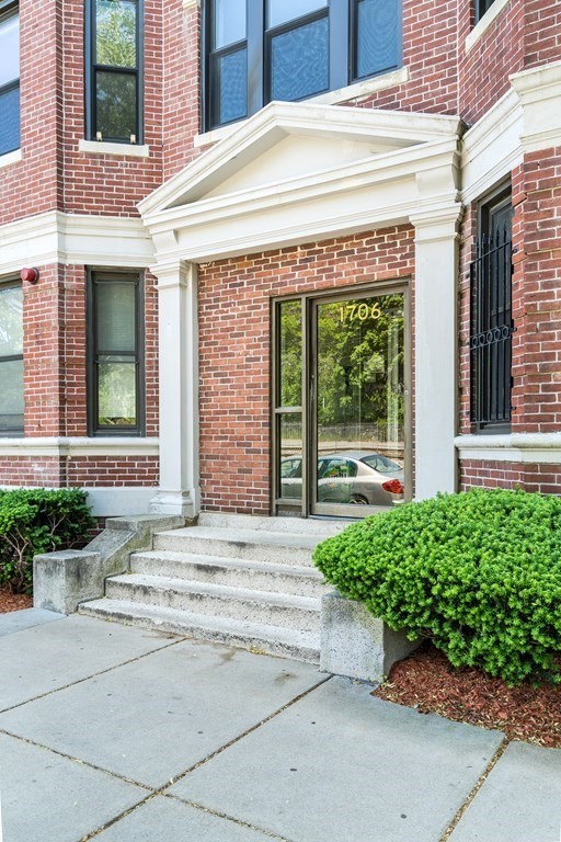 1706 Commonwealth Ave # 21
