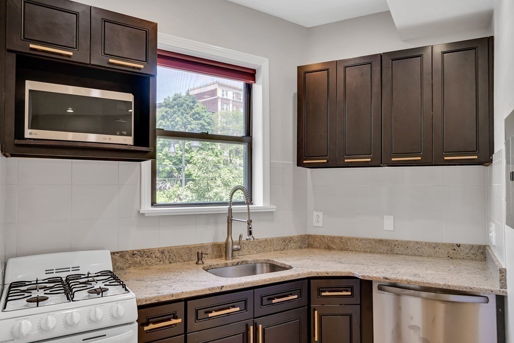 1706 Commonwealth Ave # 21