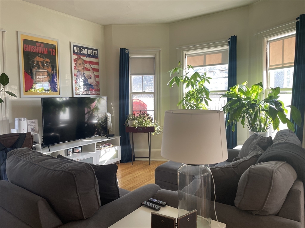 28 Glen Rd # 2