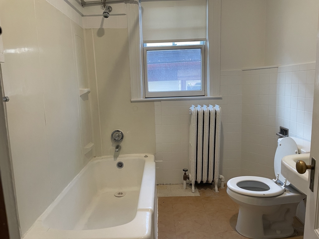 28 Glen Rd # 2