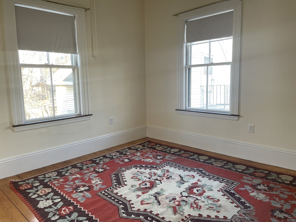 28 Glen Rd # 2