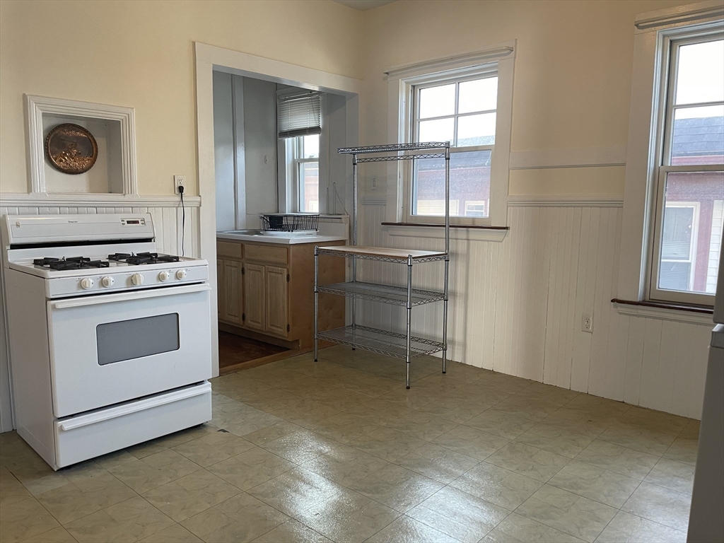 28 Glen Rd # 2