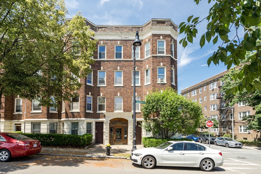 1625 Commonwealth Ave # 22
