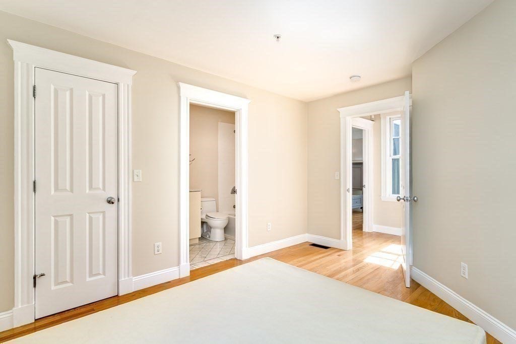 15 Valentine St # 15