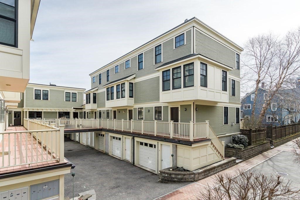 15 Valentine St # 15
