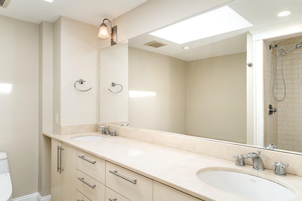 15 Valentine St # 15