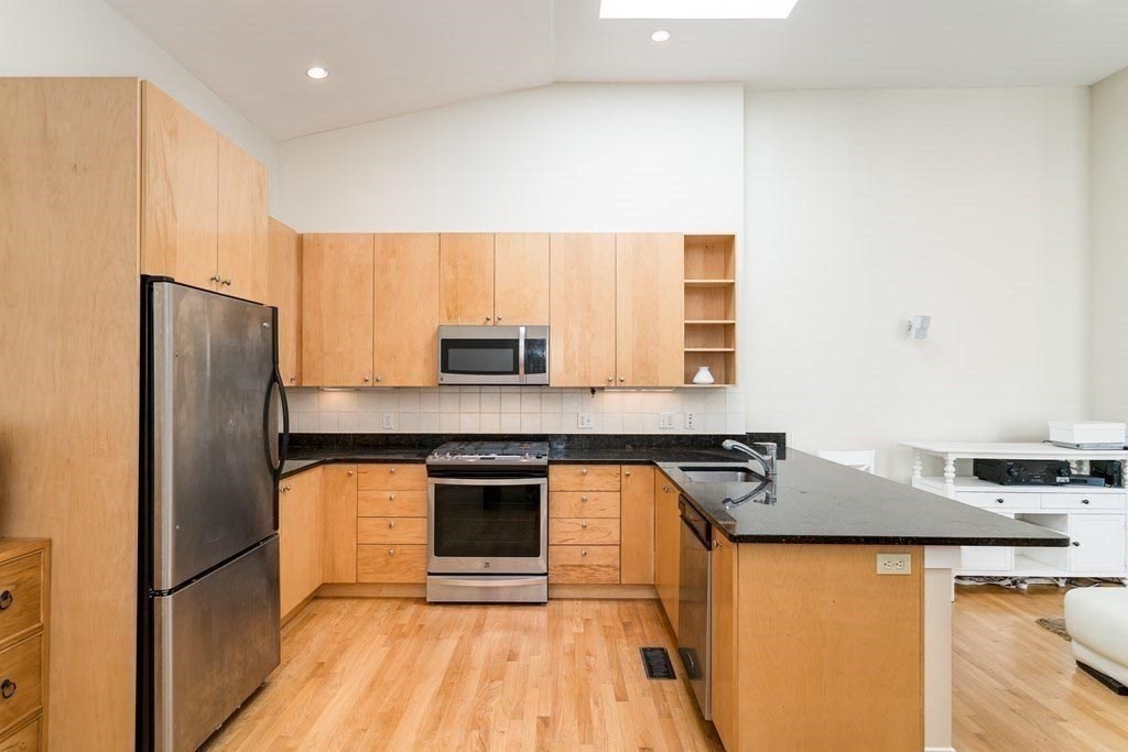 15 Valentine St # 15