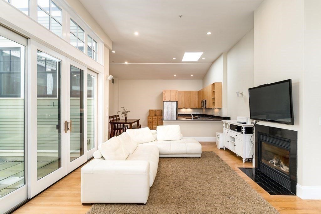 15 Valentine St # 15