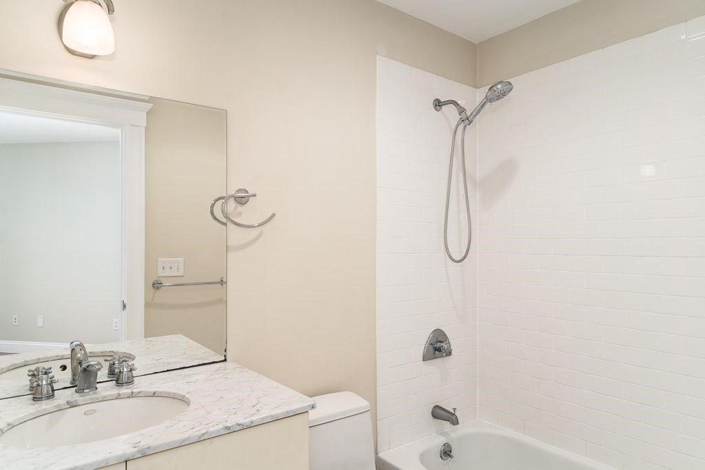 15 Valentine St # 15