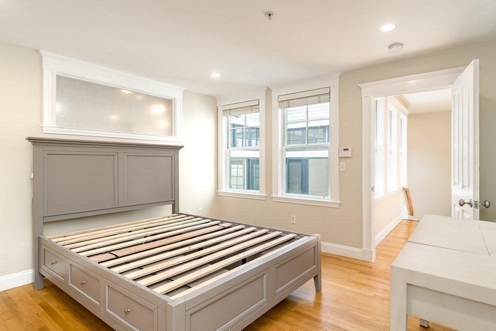 15 Valentine St # 15