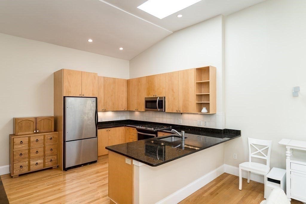 15 Valentine St # 15