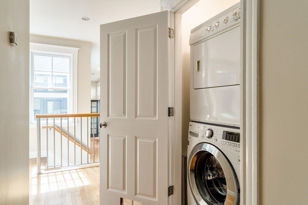 15 Valentine St # 15