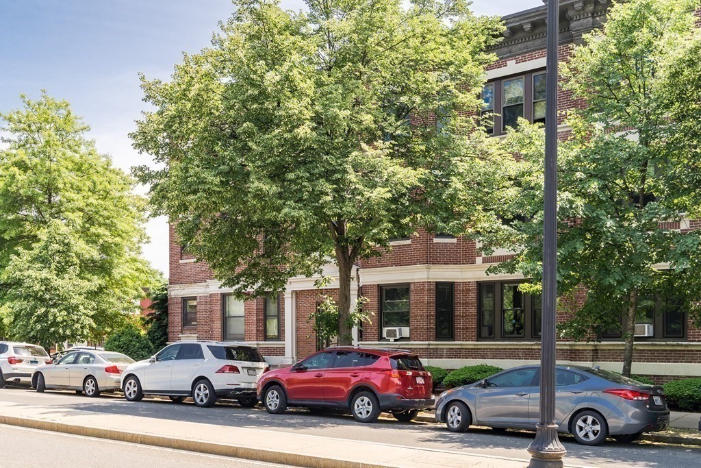 1706 Commonwealth Ave # 21