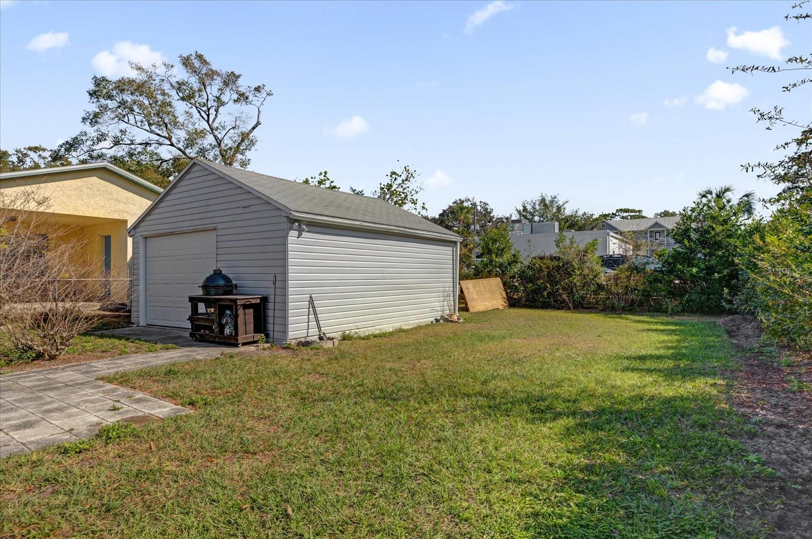 939 LA SALLE AVE
