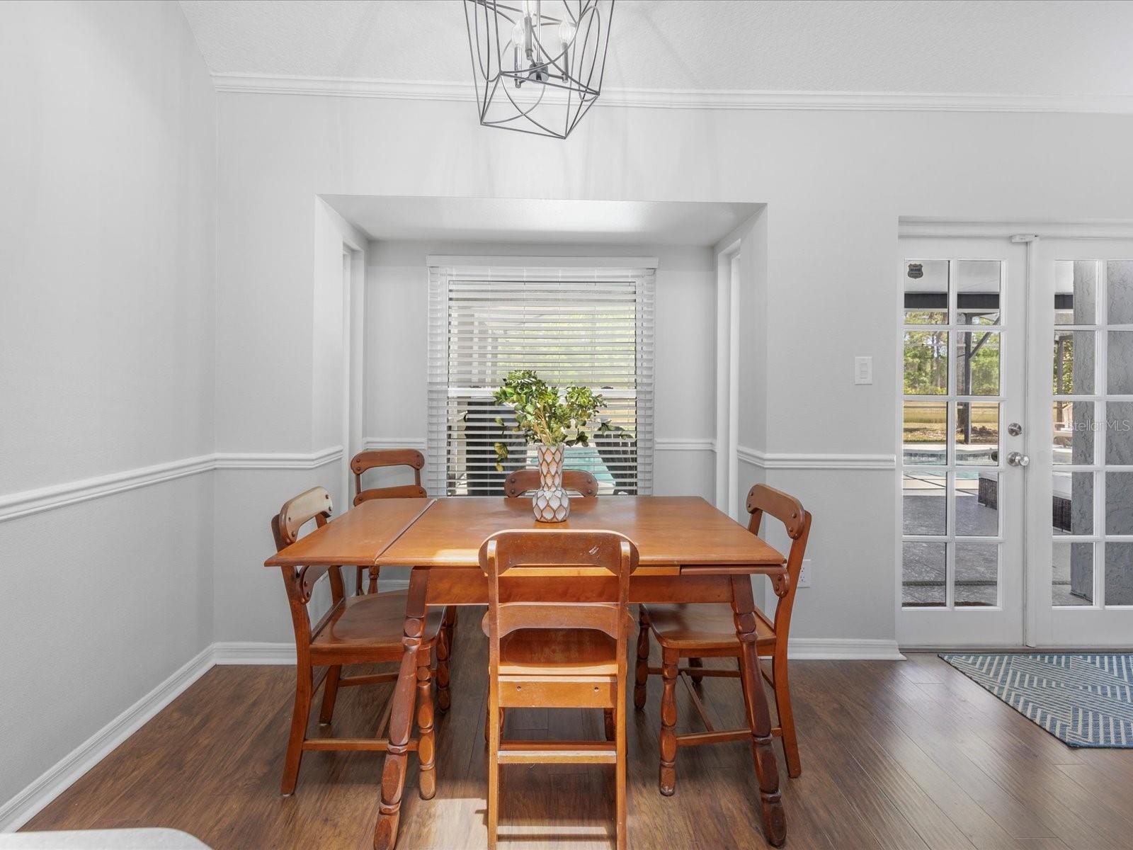226 RINGWOOD DR