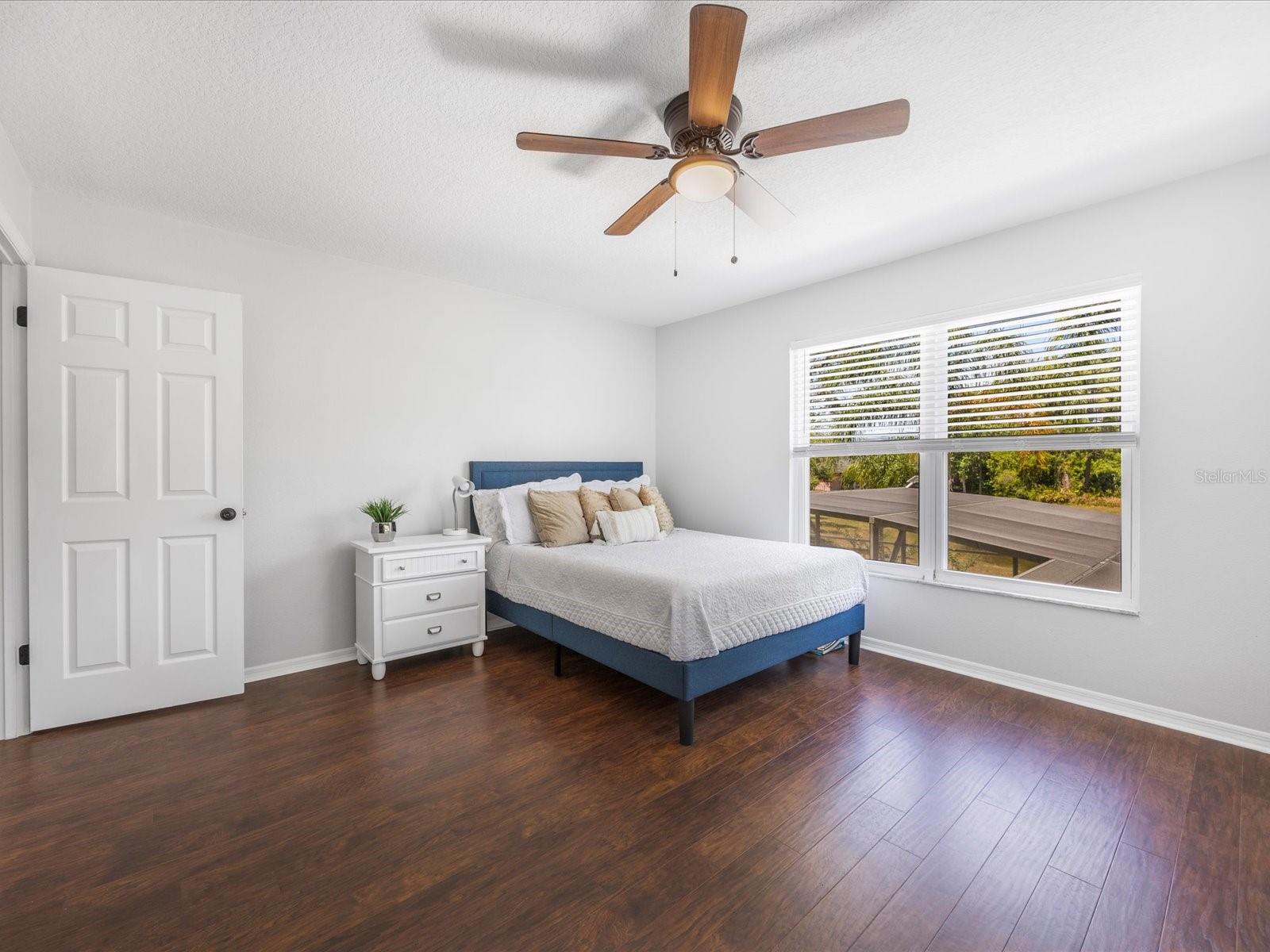 226 RINGWOOD DR