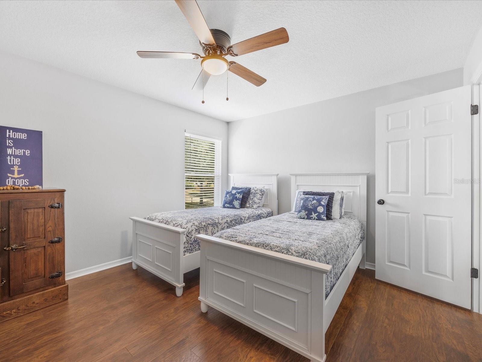 226 RINGWOOD DR
