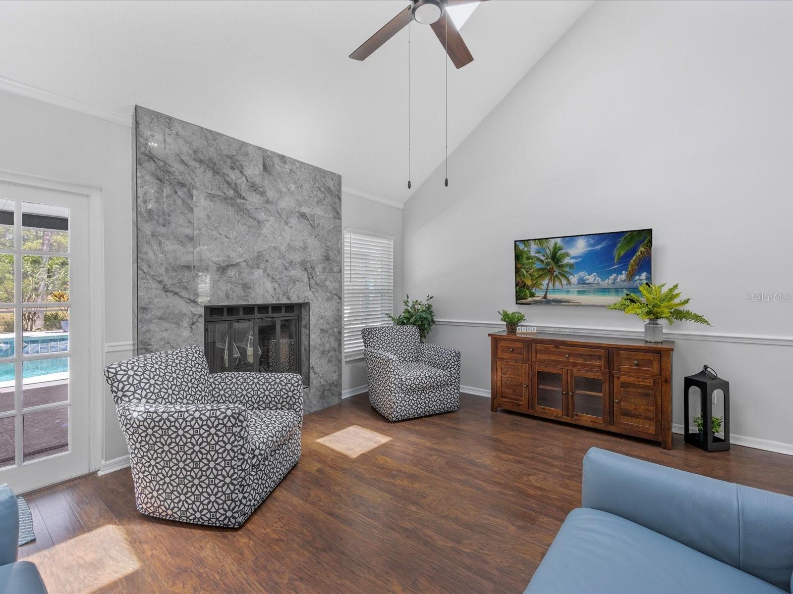 226 RINGWOOD DR