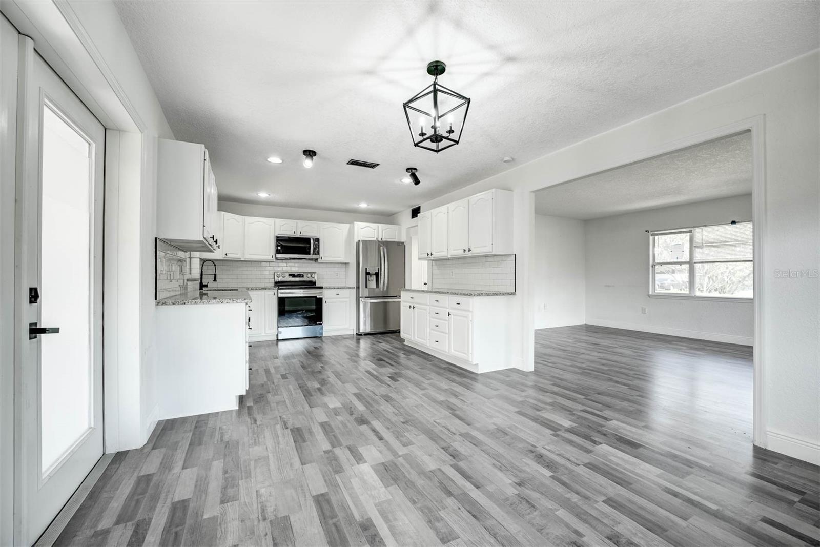 2736 SHANNON RD