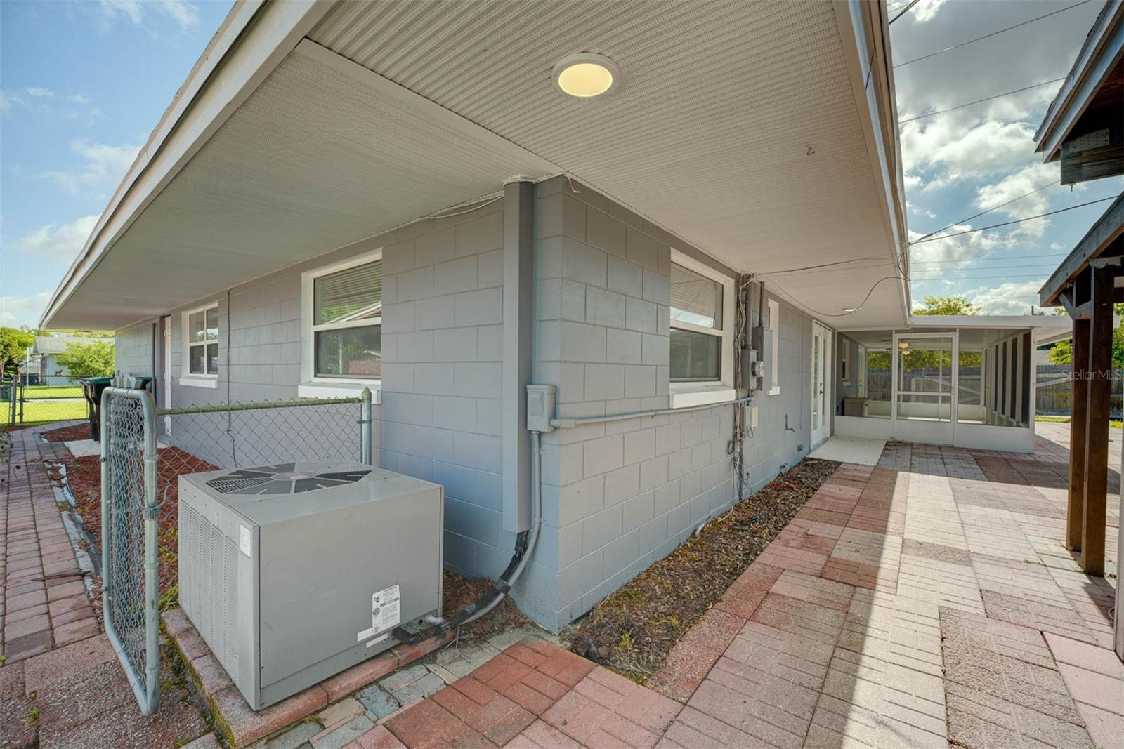 2736 SHANNON RD