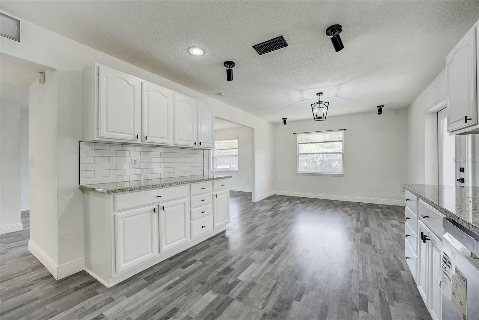 2736 SHANNON RD