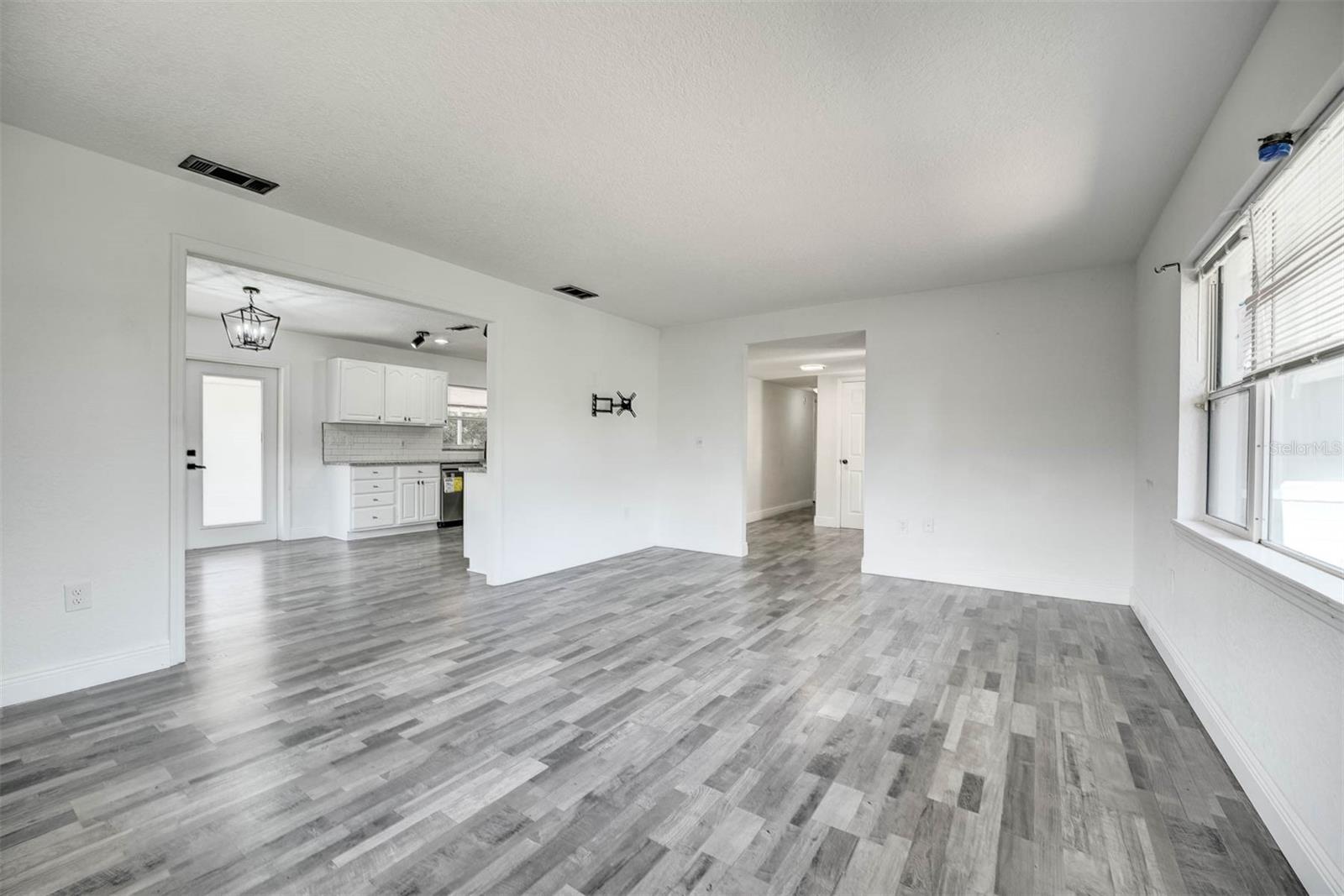 2736 SHANNON RD