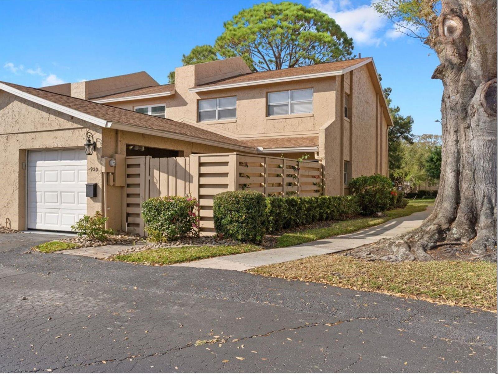 920 PARK LAKE CIR #36