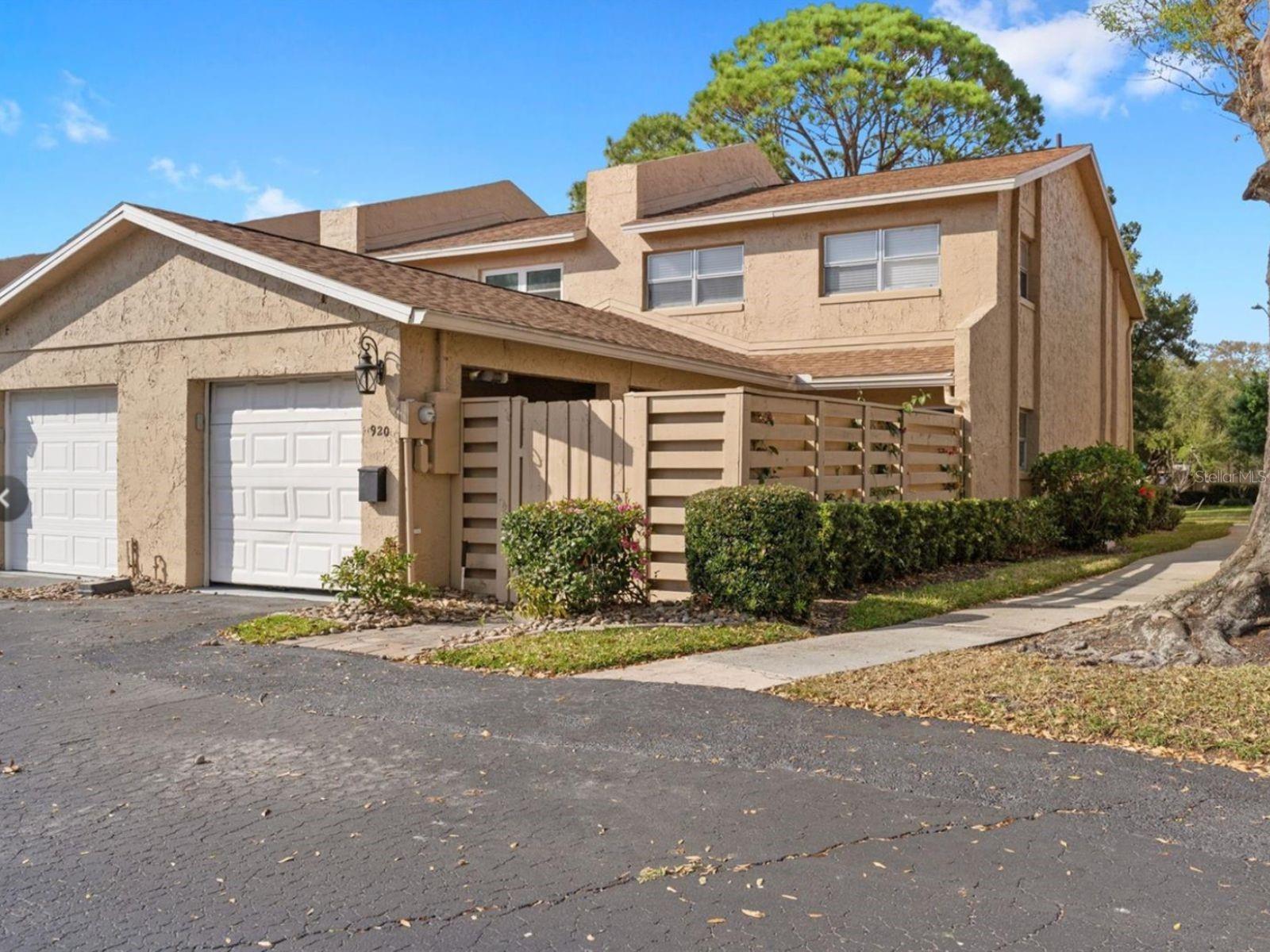 920 PARK LAKE CIR #36