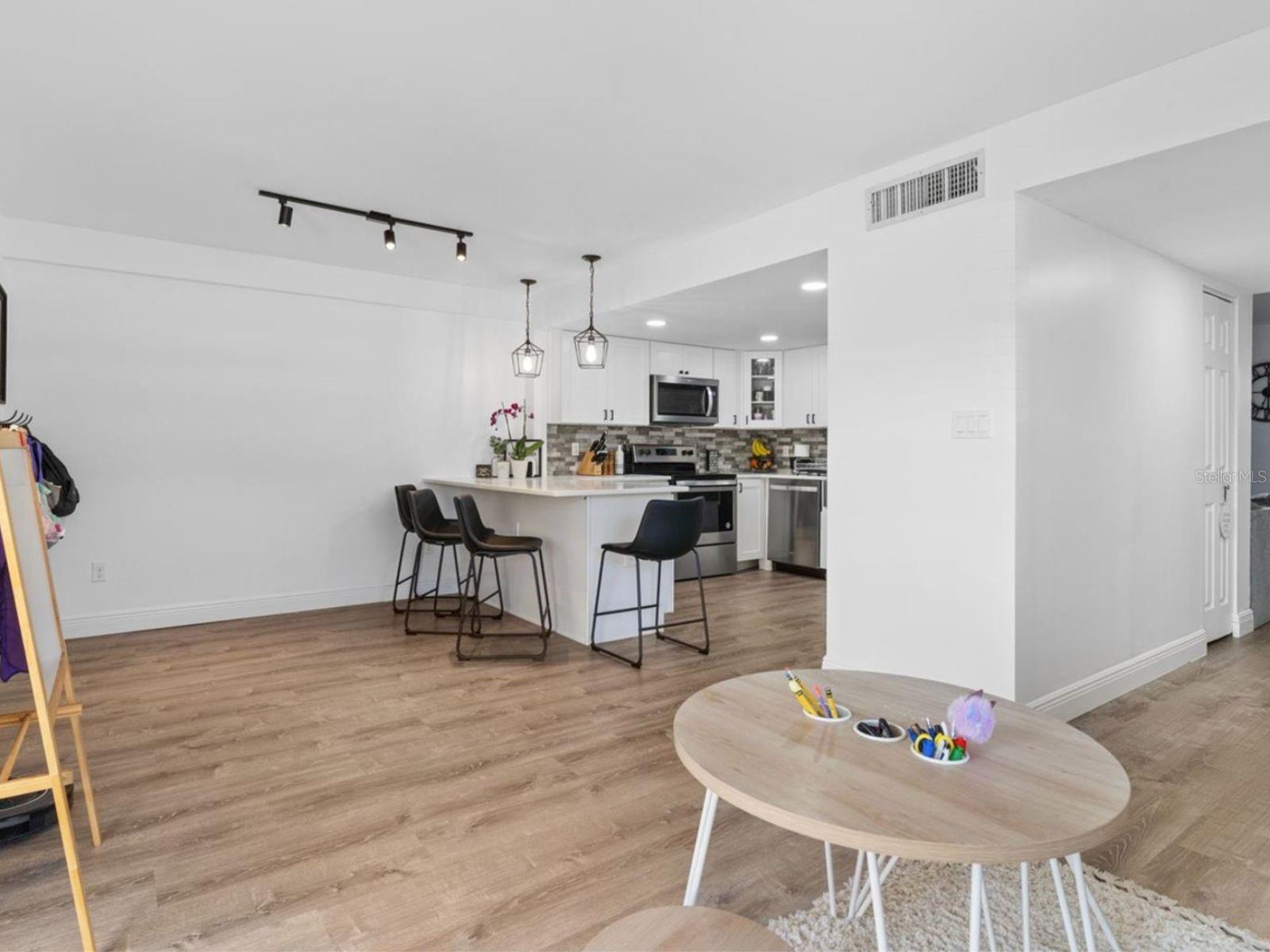 920 PARK LAKE CIR #36