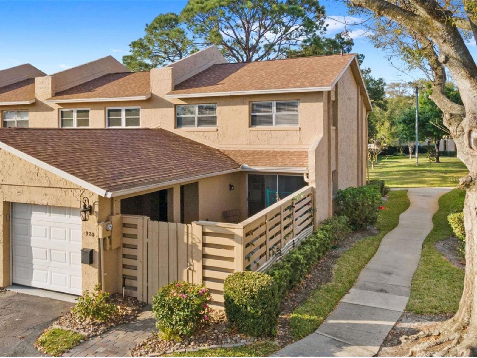 920 PARK LAKE CIR #36