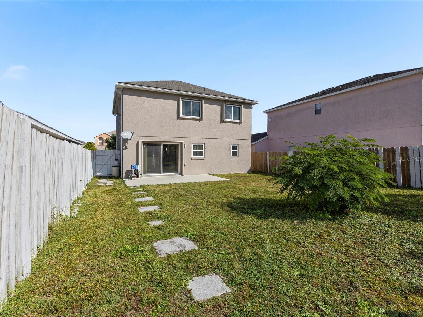 1220 HEATHER LAKE DR