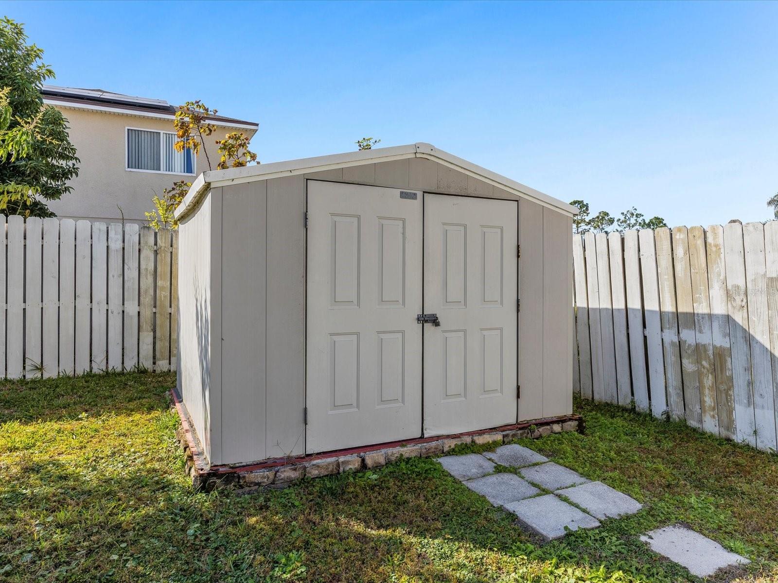 1220 HEATHER LAKE DR