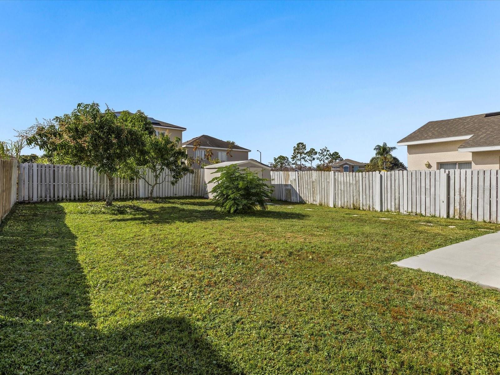 1220 HEATHER LAKE DR