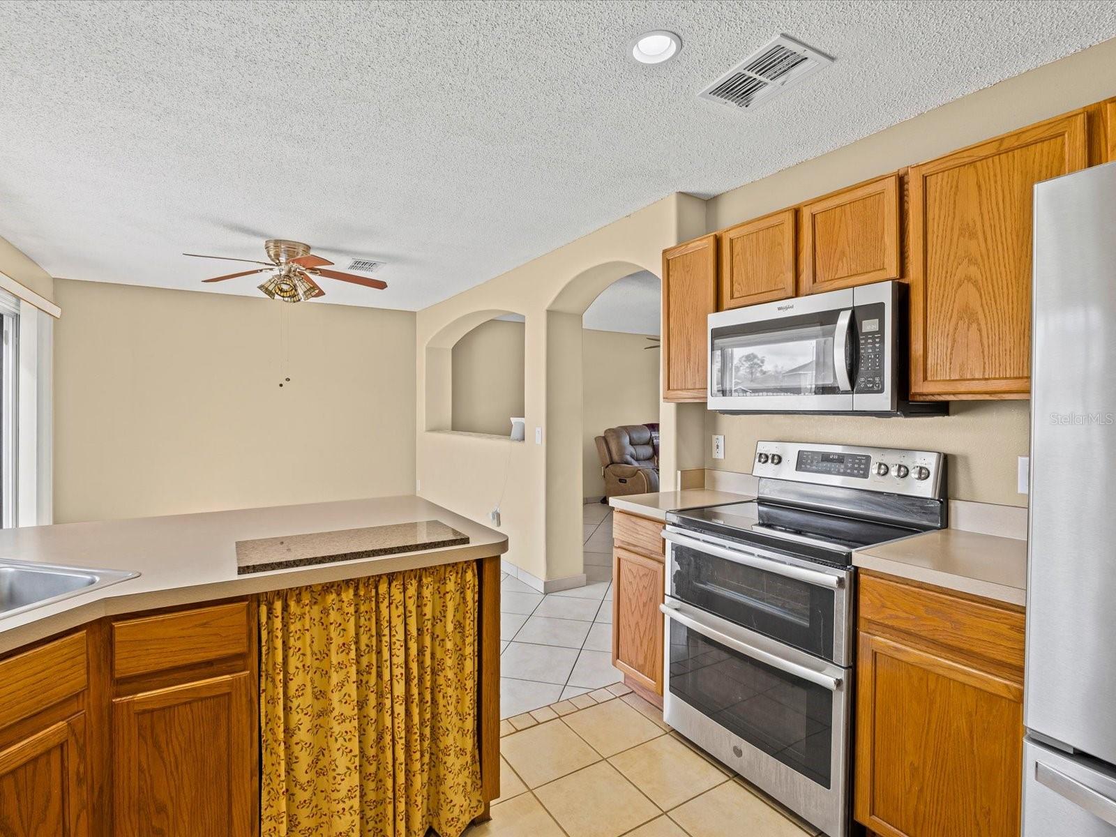 1220 HEATHER LAKE DR