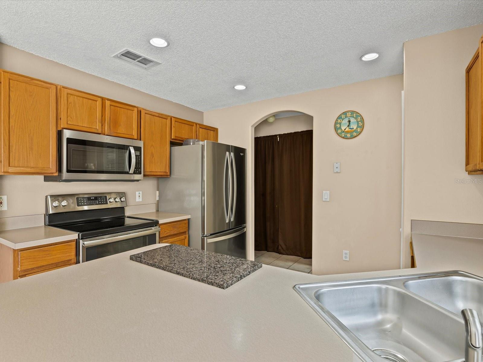 1220 HEATHER LAKE DR