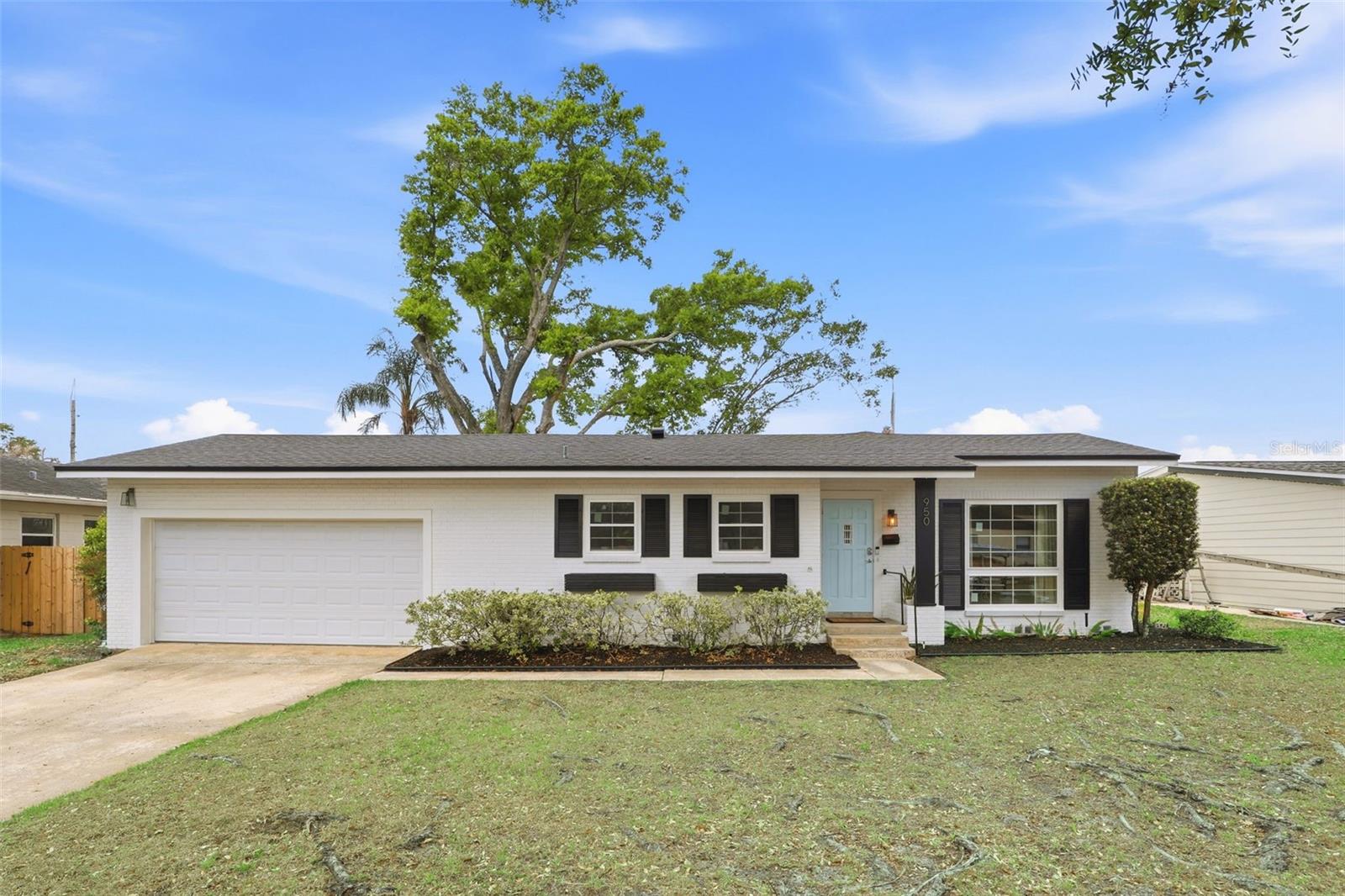 950 FORT LANE DR