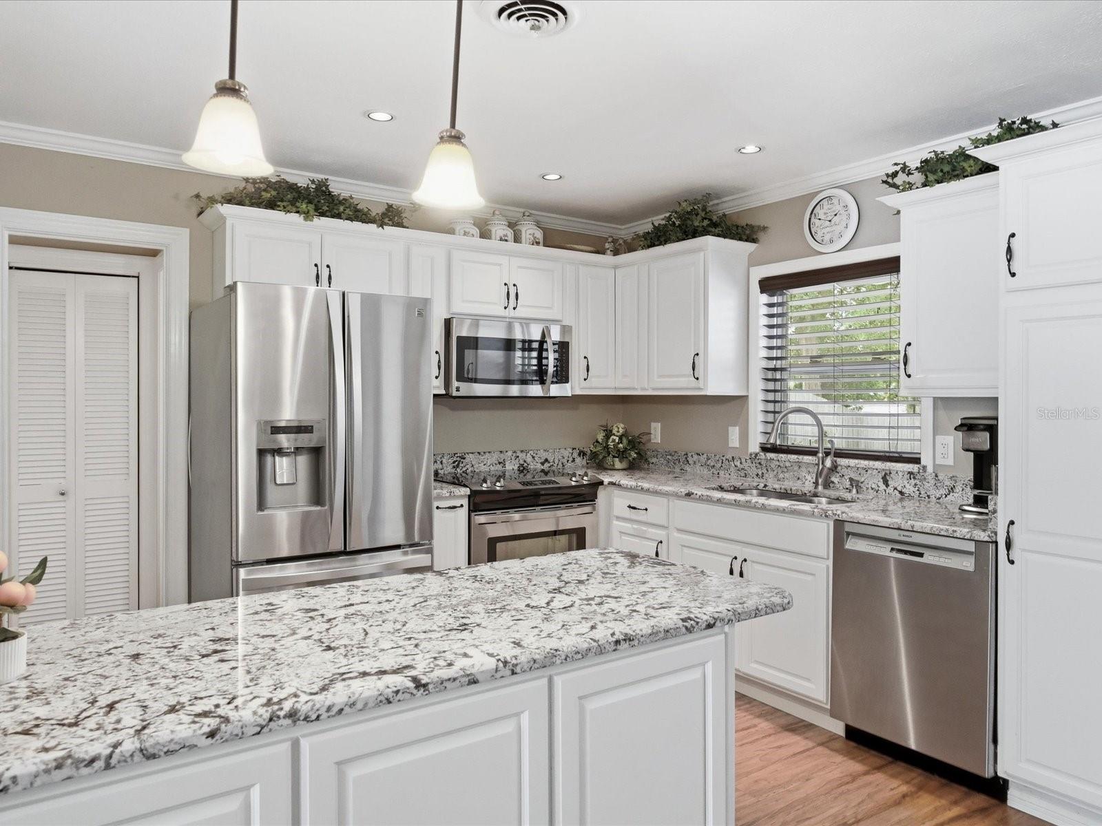 616 FITZWALTER DR