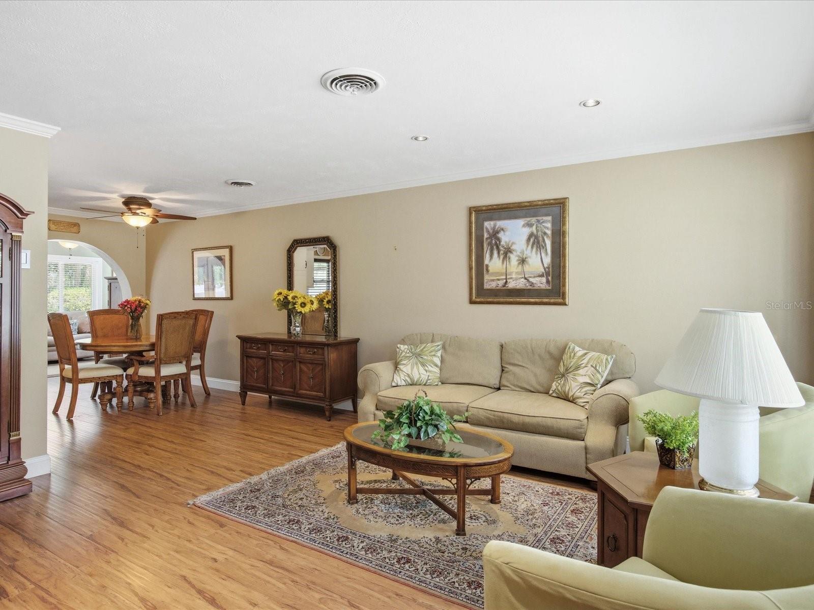 616 FITZWALTER DR