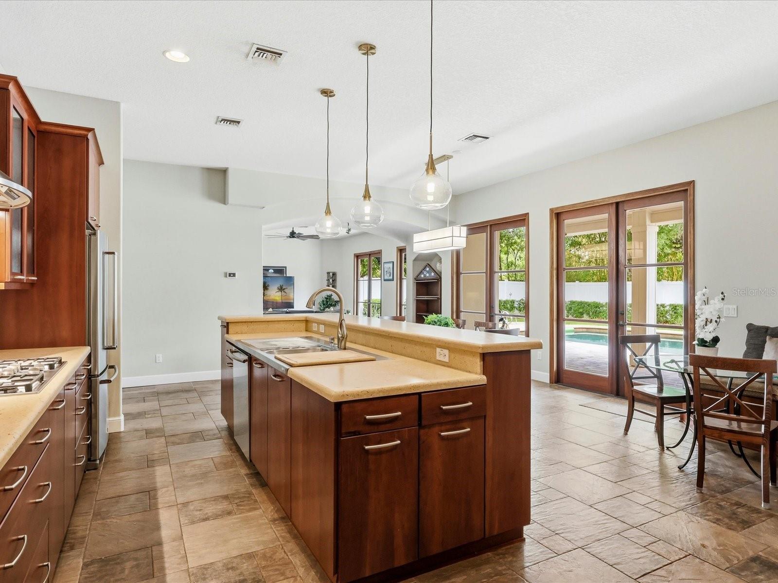 2465 BANCHORY RD
