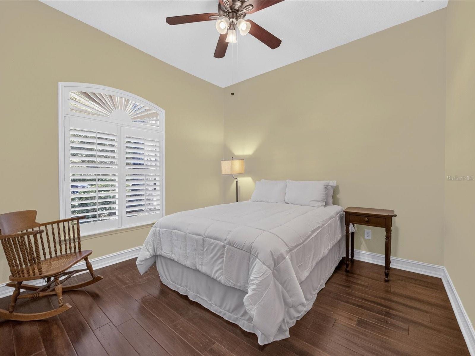 112 BEDFORD CT