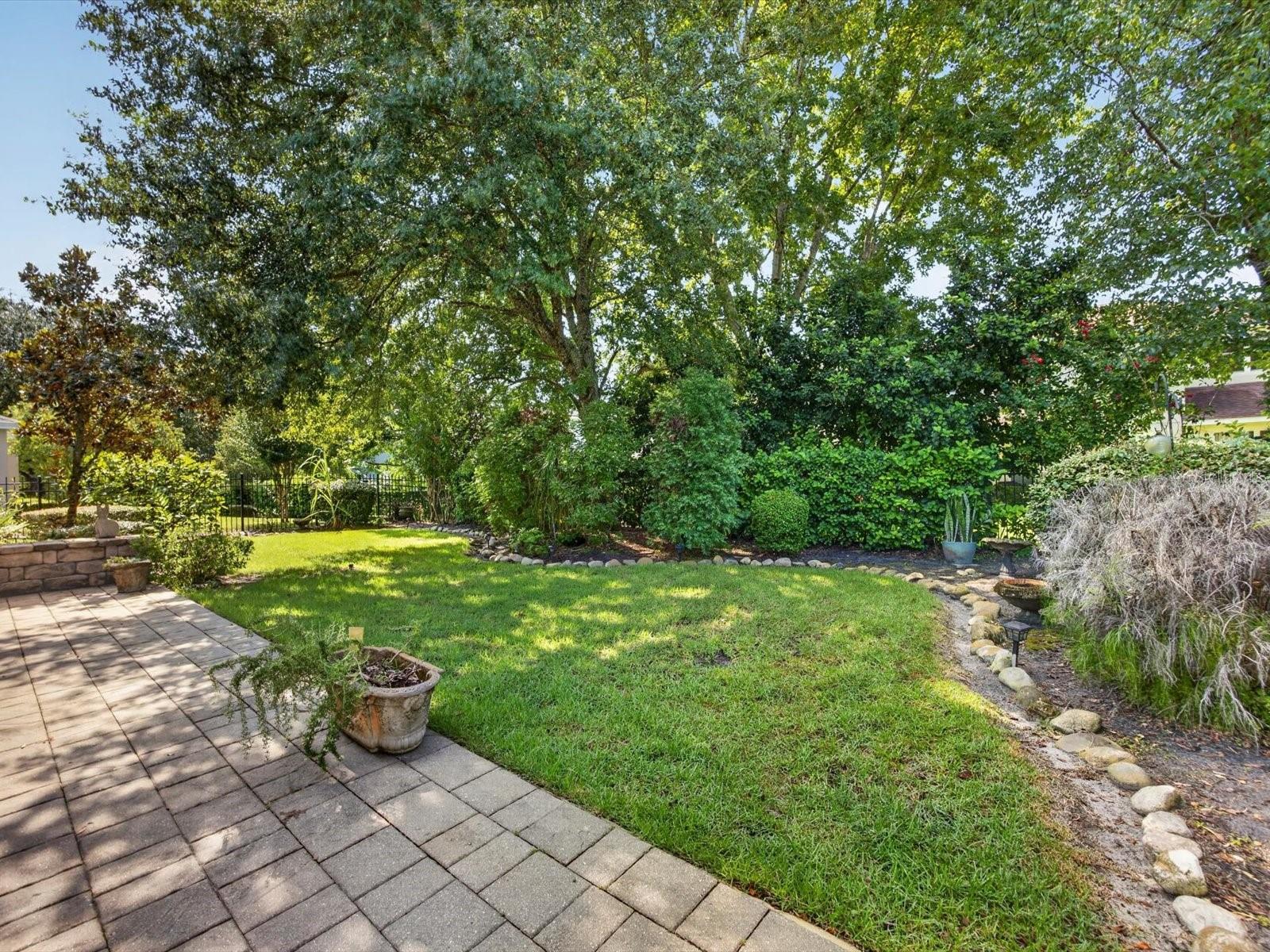 112 BEDFORD CT