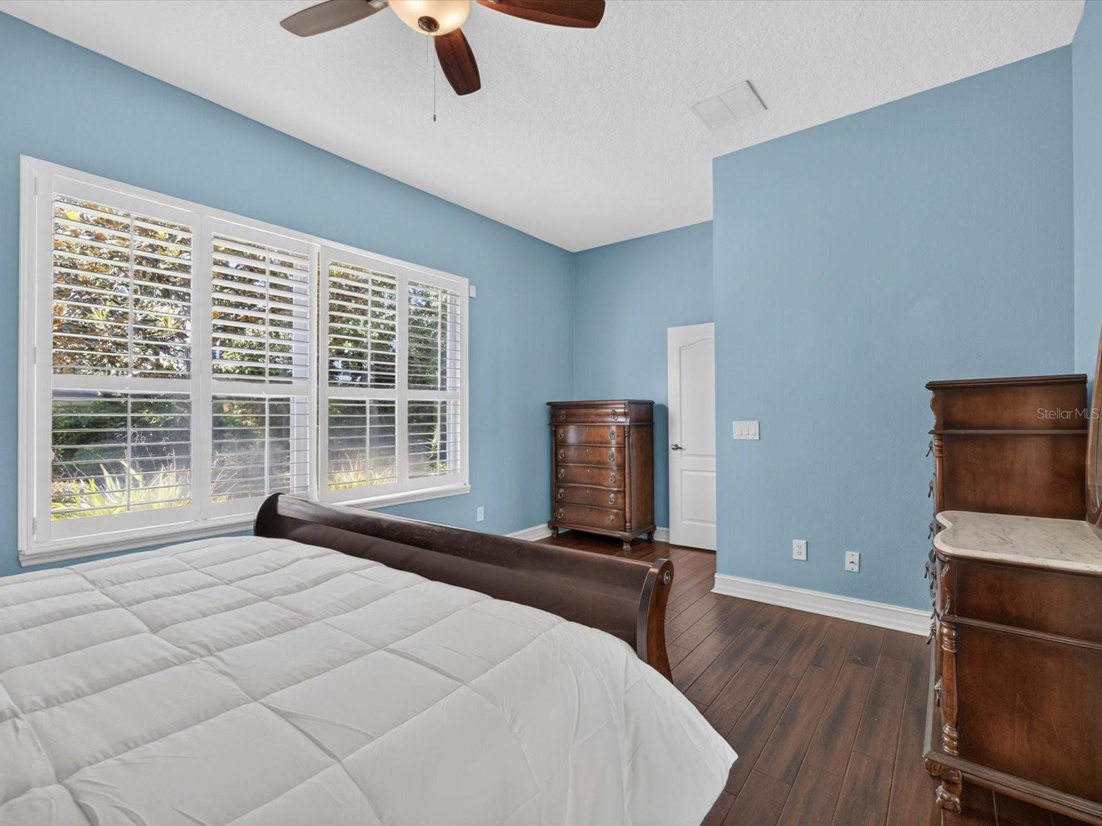112 BEDFORD CT