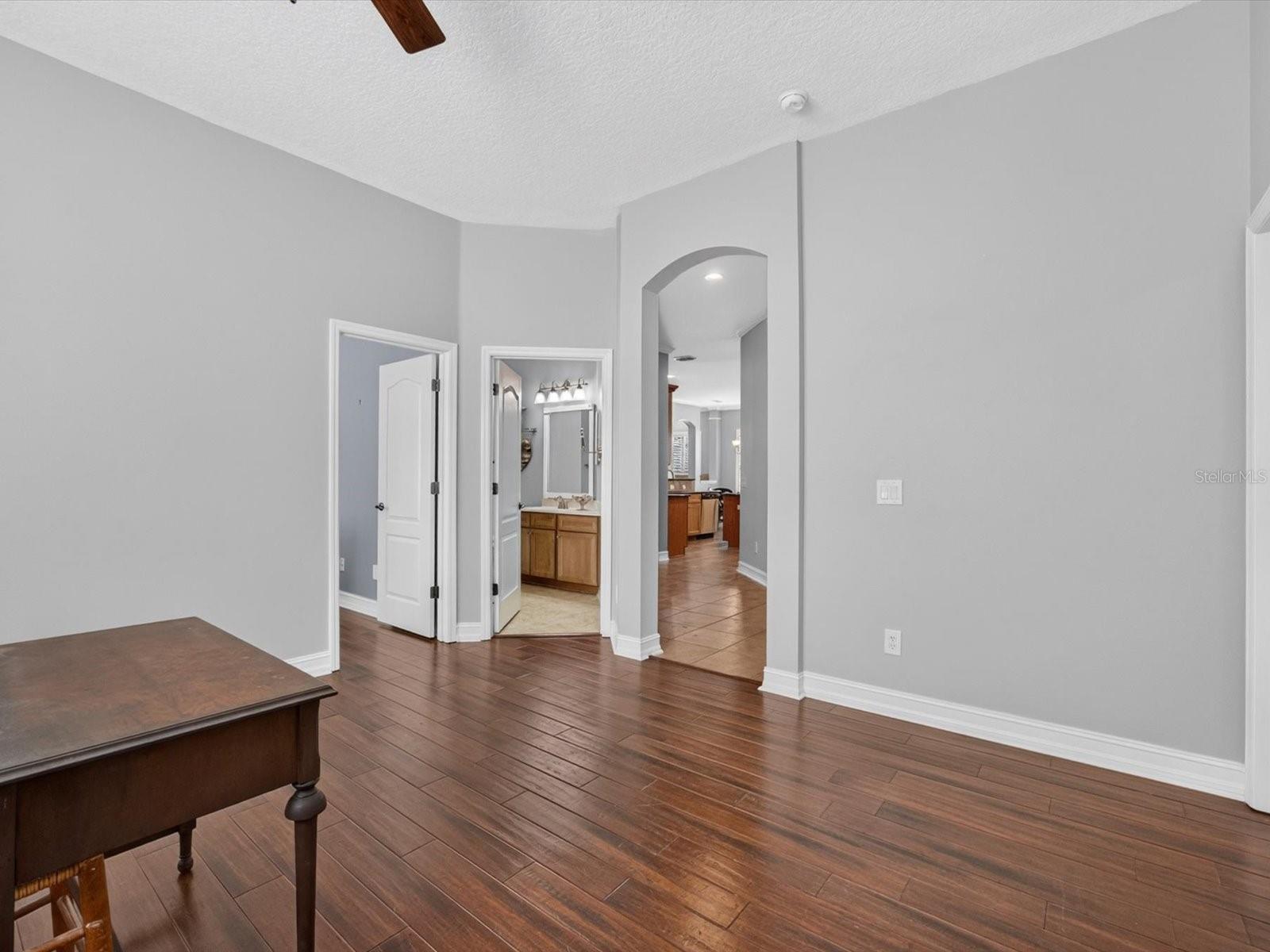112 BEDFORD CT