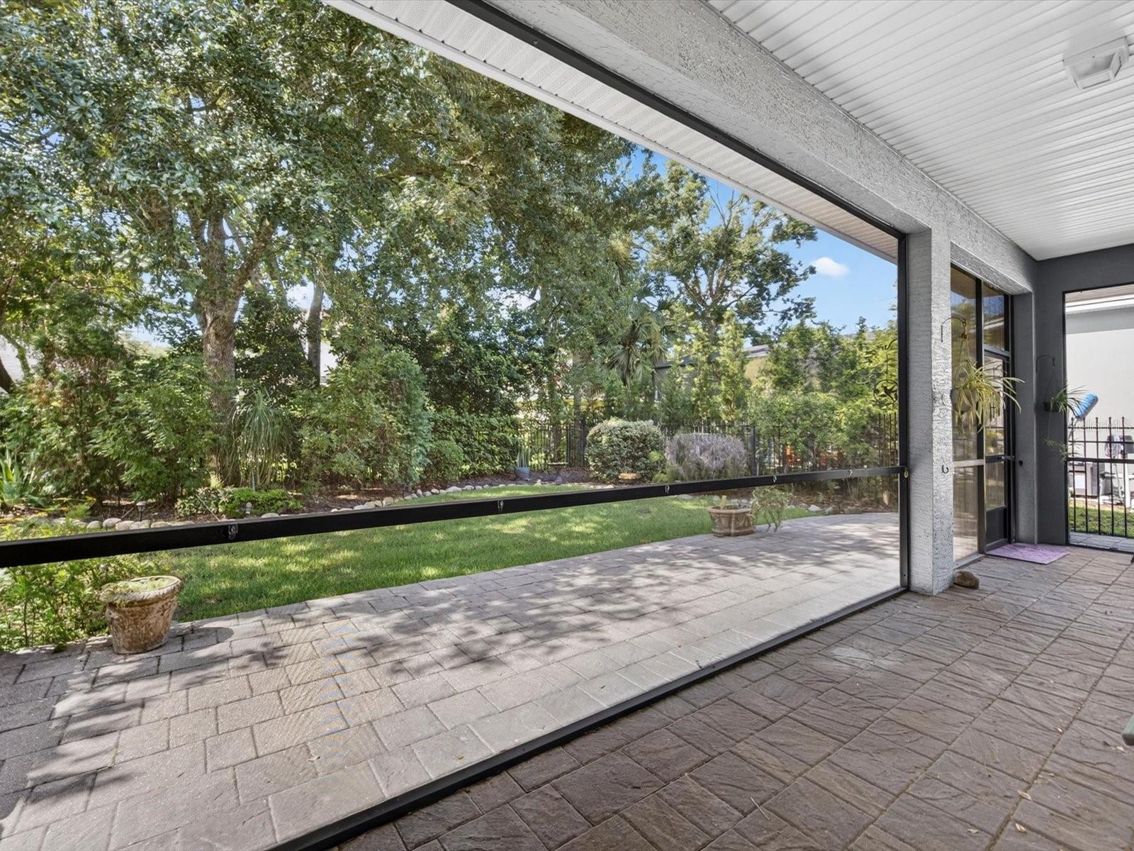 112 BEDFORD CT