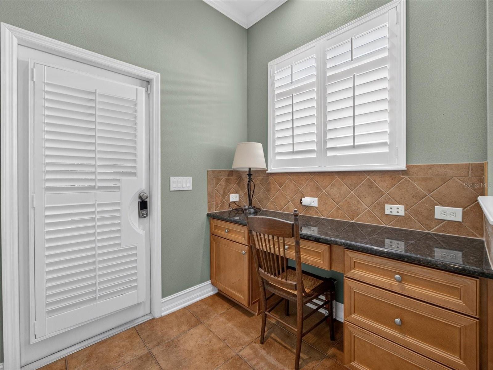 112 BEDFORD CT