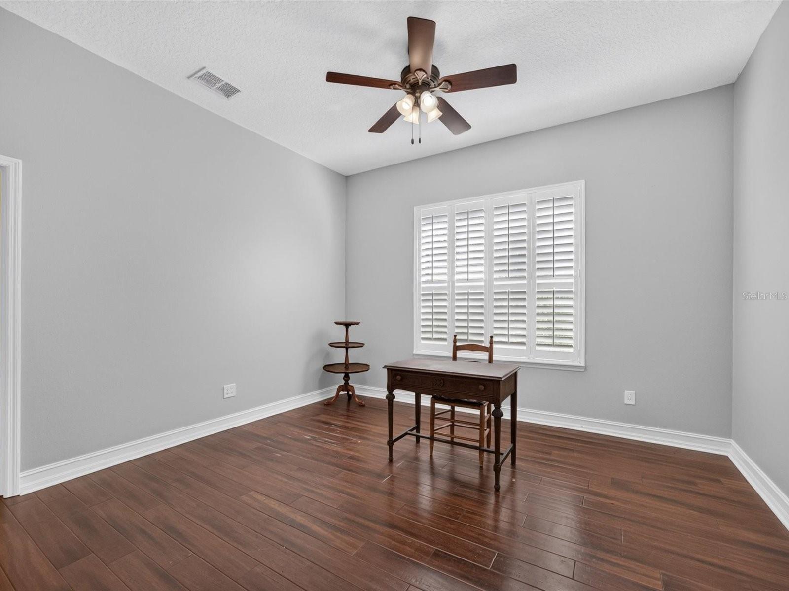 112 BEDFORD CT